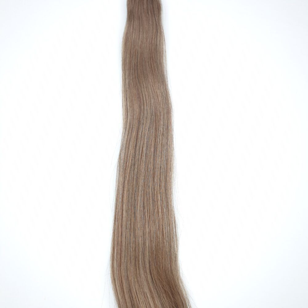 Естествена Европейска човешка коса [ЕКСТЕНШЪН] на Стикери. Ширина на самозалепващ Стикер 4 см. Количество в пакет- 20 единични броя.  Дължина на косата 60 см. Тежина на комплекта 50 гр. За ПЕРМАНЕНТНО Удължаване.