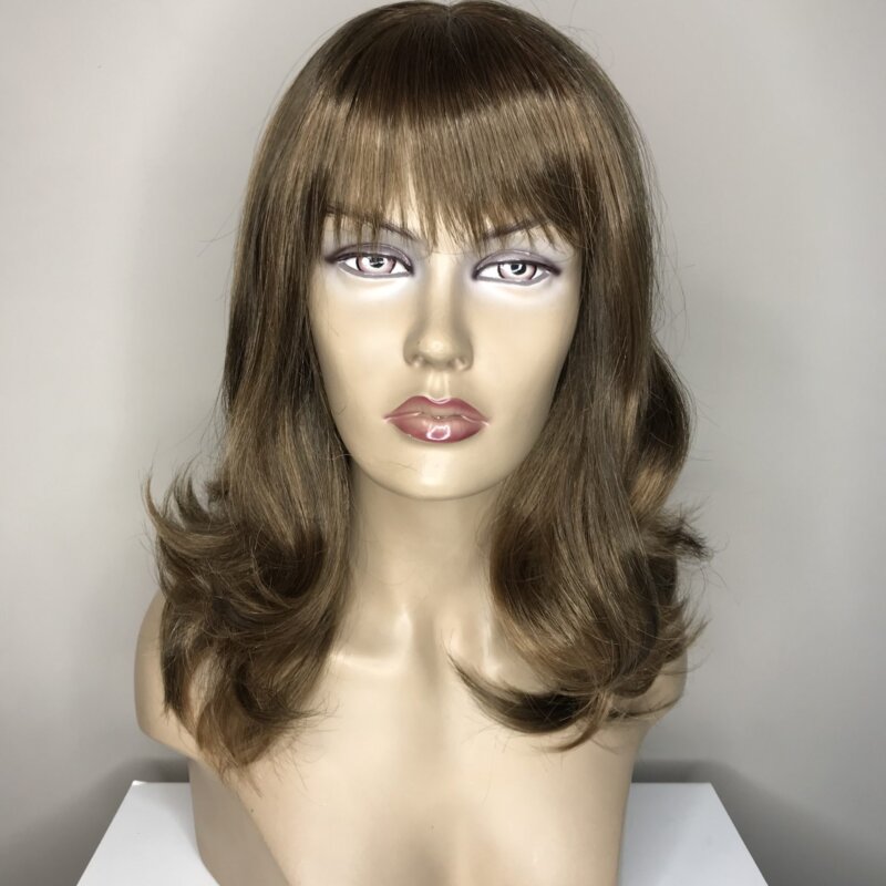 Синтетична перука-средно дълга права. Универсален размер-регулира се удобно чрез мини ластични коланчета. Различни цветове.Машинна изработка,подлежи на измиване и топлинна обработка до 130 градуса.Дишащ