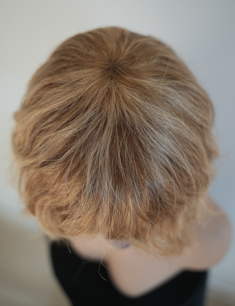 „Манила“- уникална перука от 100% естествена турска коса- ръчна изработка 4 къса-светла-чуплива-до рамото-качествена