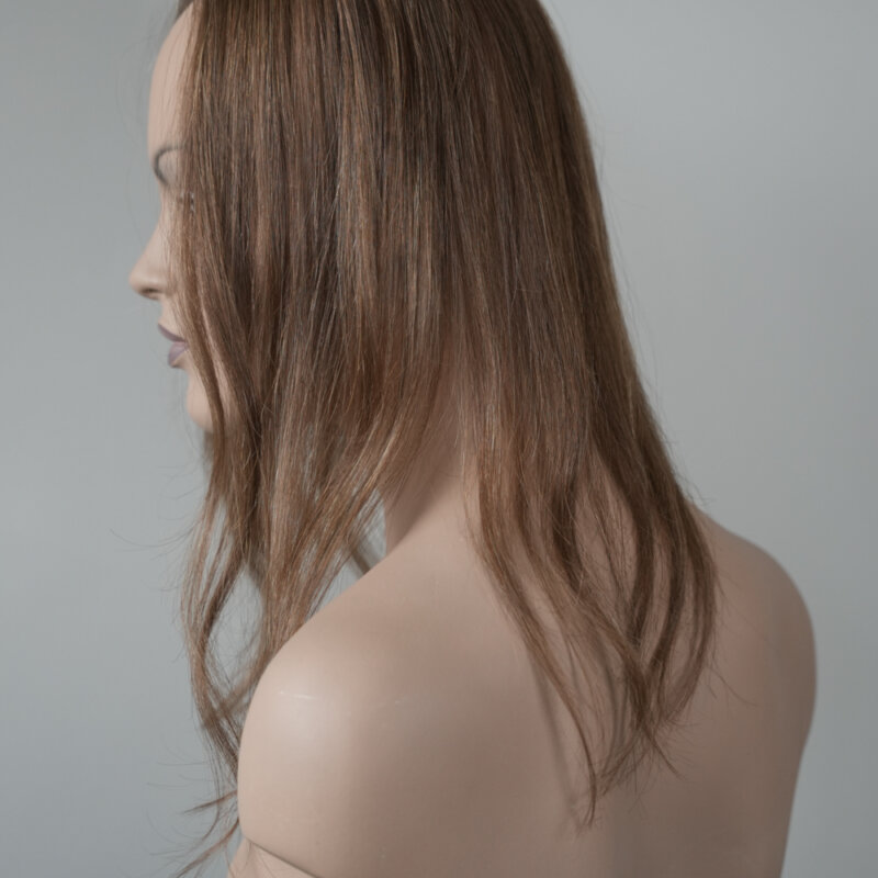 тъмно руса-дълга-права-естествена-коси